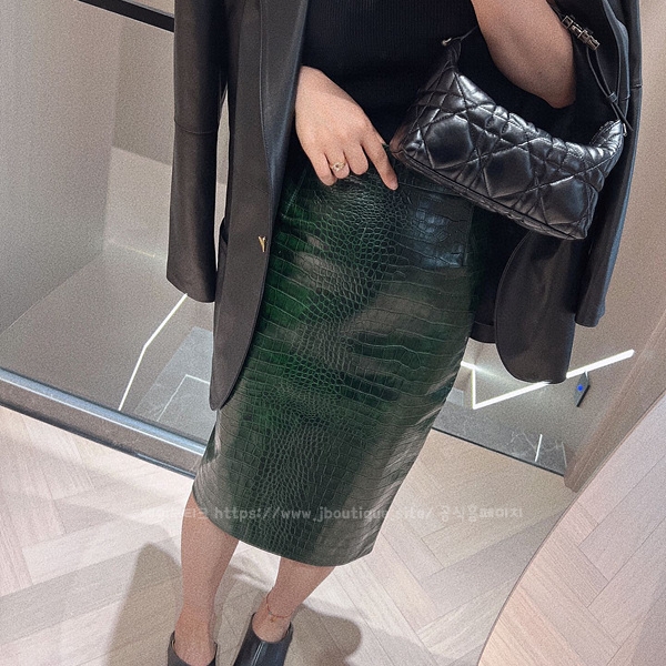 b074bbaf5a0942dbeee6e847548f851c_1695732283_4996.jpg b074bbaf5a0942dbeee6e847548f851c_1695732283_4996.jpg