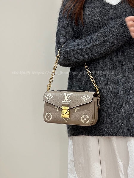 e989a5ae955f96d64b6217e5515b5b69_1698304168_0698.jpg e989a5ae955f96d64b6217e5515b5b69_1698304168_0698.jpg