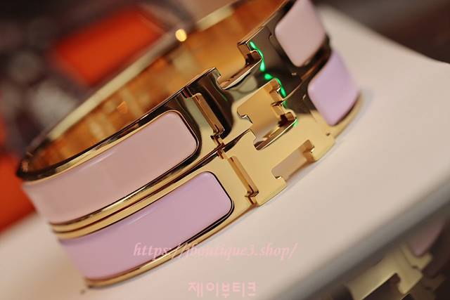 7ad613edf3fcd4be24dab0e90bd9751a_1758193593_7274.jpg 7ad613edf3fcd4be24dab0e90bd9751a_1758193593_7274.jpg