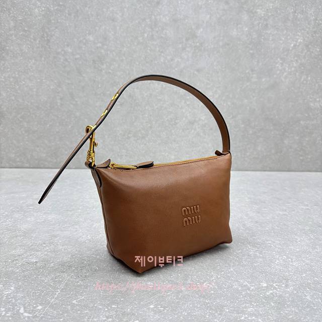 8d96914716a4509c005ce1d061de347b_1763586226_7211.jpg 8d96914716a4509c005ce1d061de347b_1763586226_7211.jpg