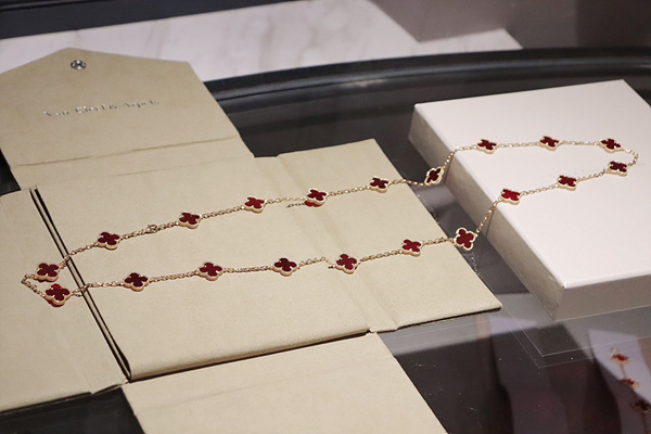 반클리프 롱 네크리스