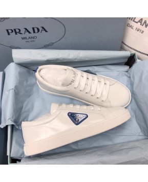 프라다 공용 스니커즈