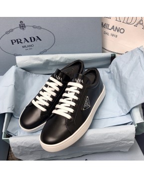 프라다 공용 스니커즈