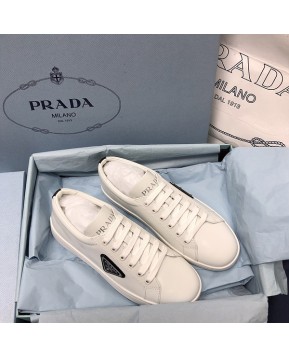 프라다 공용 스니커즈