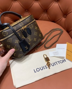 루이비통 베니티 PM