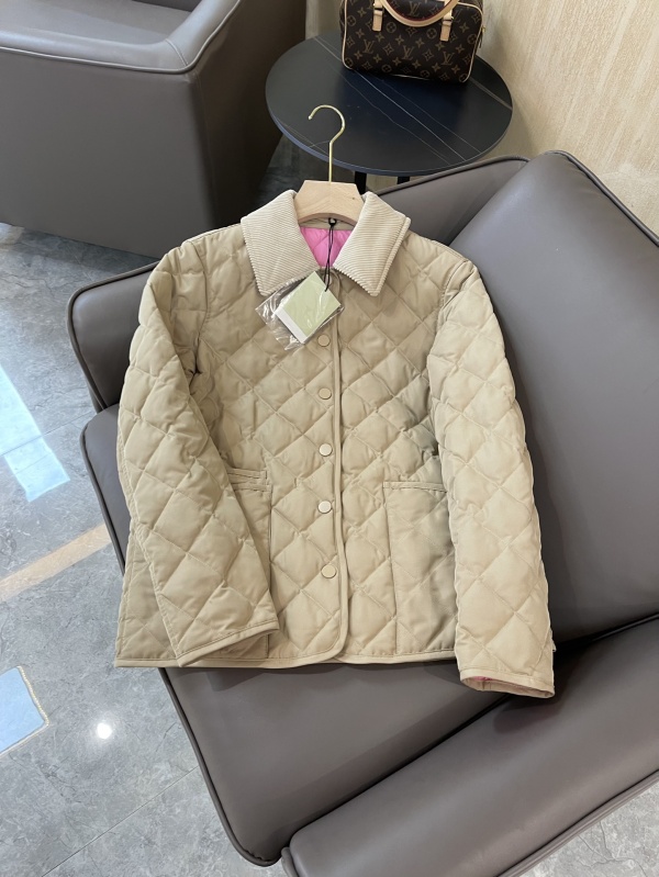 22 버버리 누빔 자켓