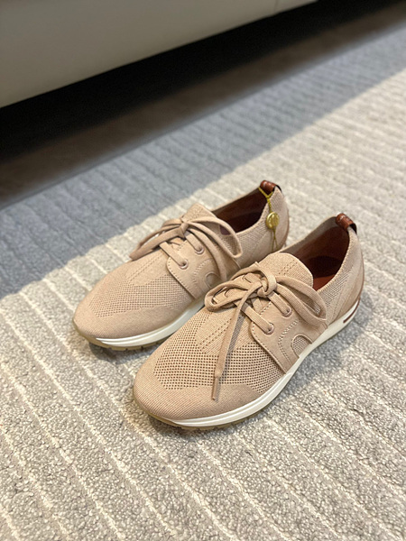 로로피아나 스니커즈