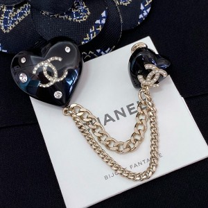 샤넬 하트 브로치