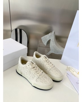 디올 스니커즈