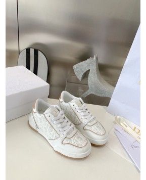 디올 스니커즈