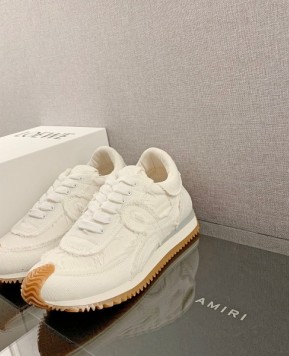 로에베 스니커즈