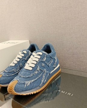 로에베 스니커즈