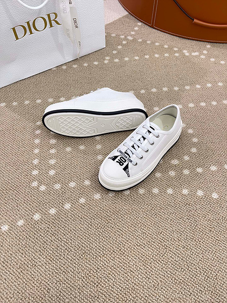 디올 워크앤 신상 스니커즈