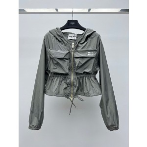 미우미우 바람막이