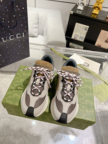 구찌 남성 스니커즈