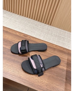 디올 에볼루션 샌들