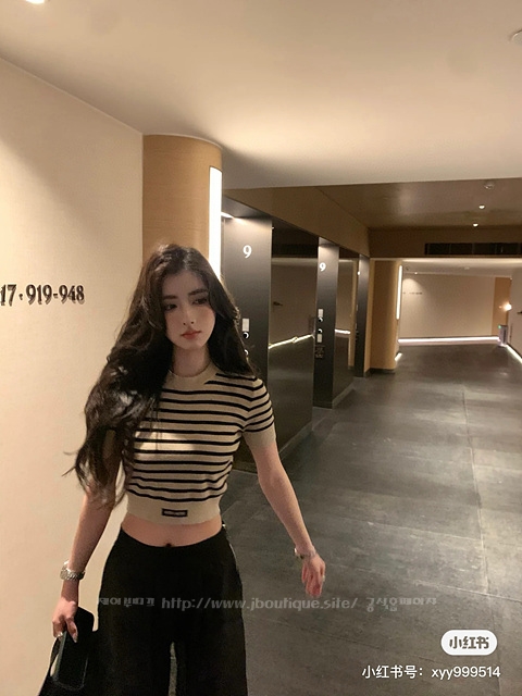 미우미우 반팔 스트라이프 니트