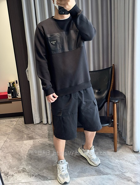 프라다 남성 맨투맨