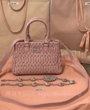 미우미우 나파 크리스탈 클로케