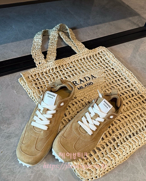 에르메스 IN 스니커즈