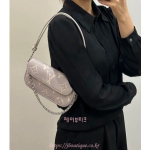 루이비통 월릿 온 체인 아이비