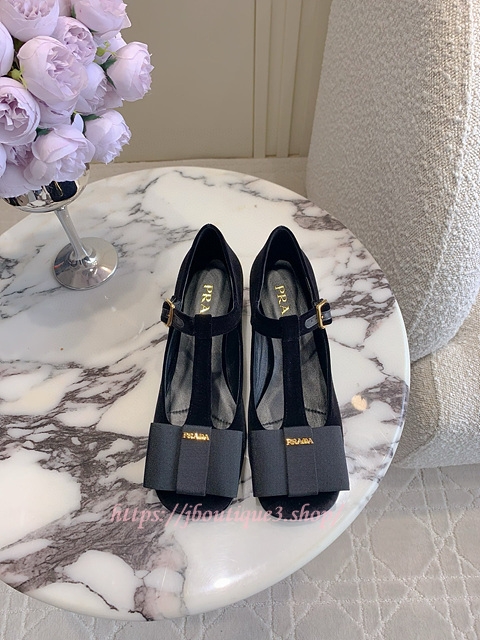 프라다 메리제인 펌프스