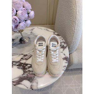 미우미우 스니커즈
