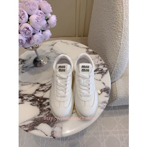 미우미우 스니커즈