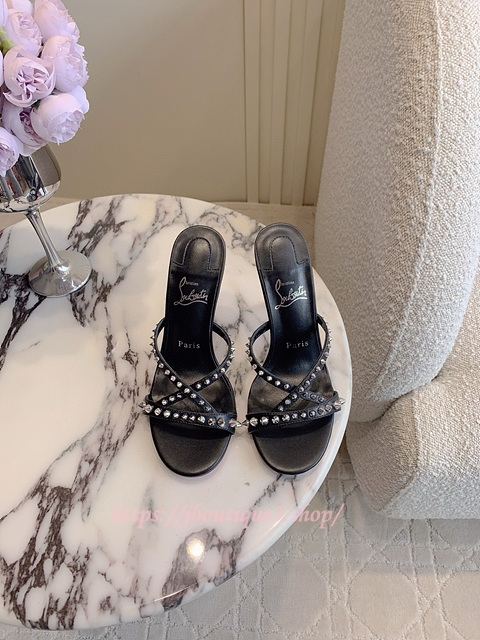 크리스찬 루부탱 샌들