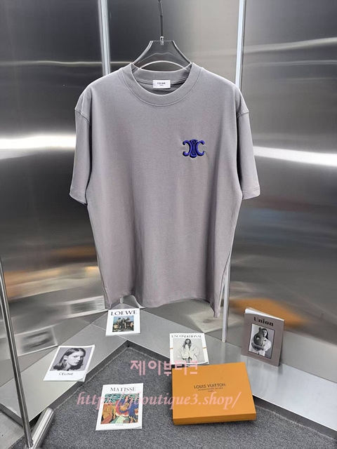 셀린느 반팔 티셔츠