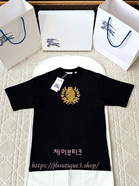 버버리 반팔 티셔츠 (남녀 공용)