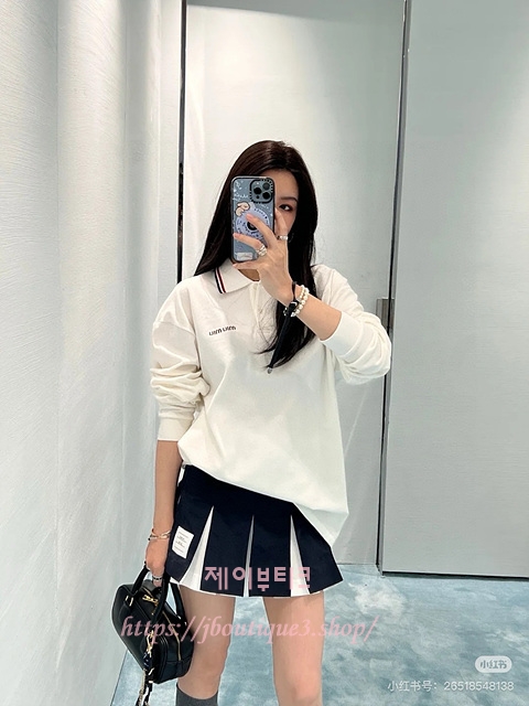 미우미우 긴팔 티셔츠