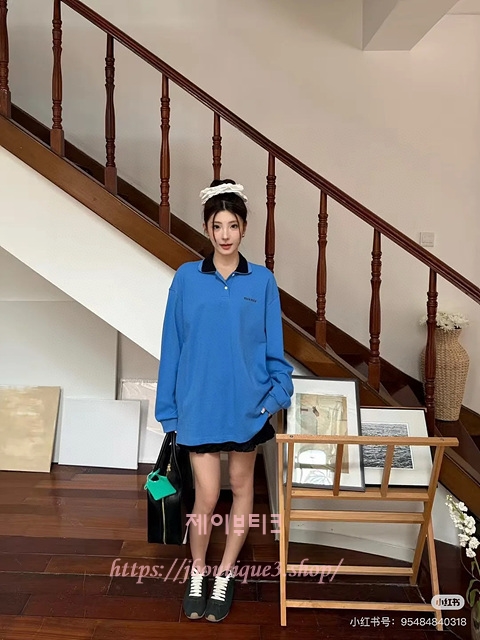 미우미우 긴팔 티셔츠