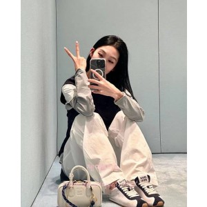 미우미우 스니커즈