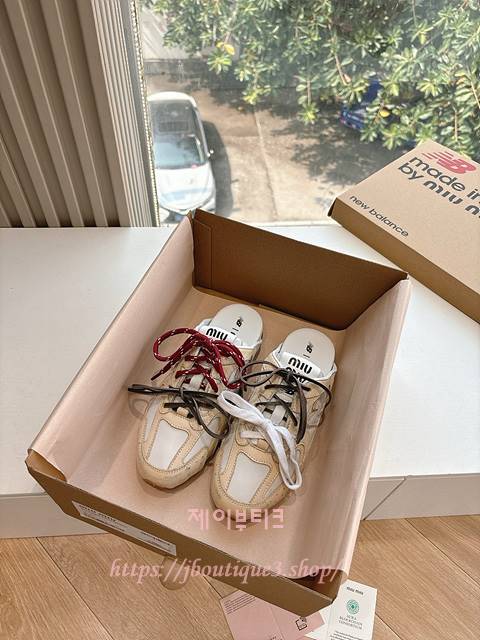 미우미우 X 뉴발란스 530 SL