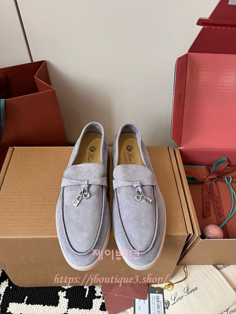 로로피아나 썸머워크