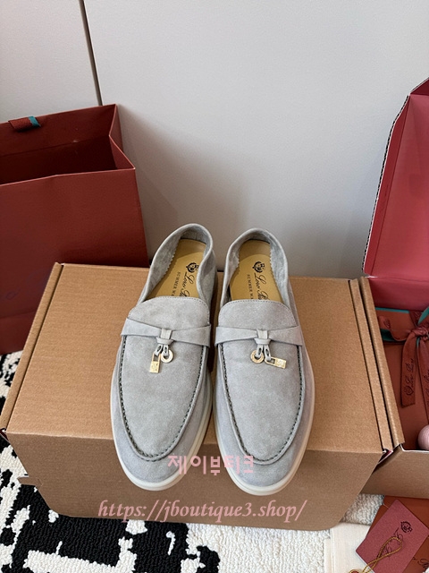 로로피아나 썸머워크