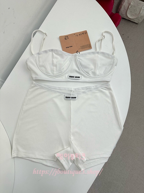 미우미우 비키니