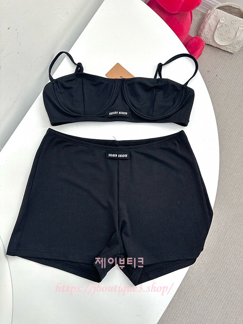 미우미우 비키니