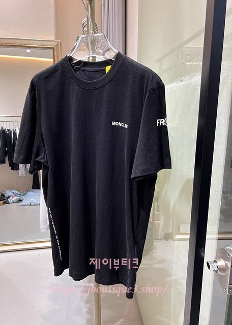 몽클레어 반팔 티셔츠