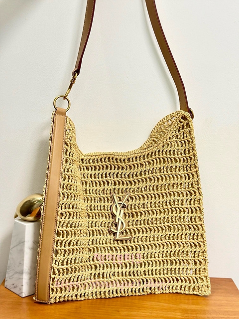 생로랑 라피아 마크라메 소재의 oxalis 숄더백