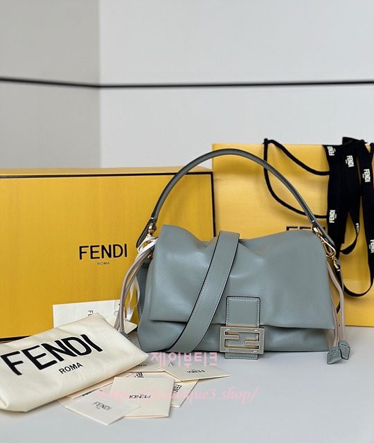 펜디 맘마백 (스몰,미디엄)