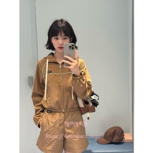 미우미우 바람막이