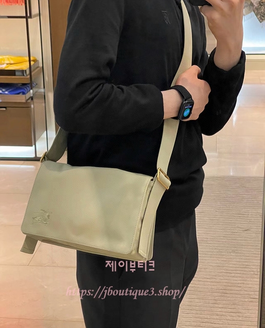 버버리 트렌치 크로스바디 백