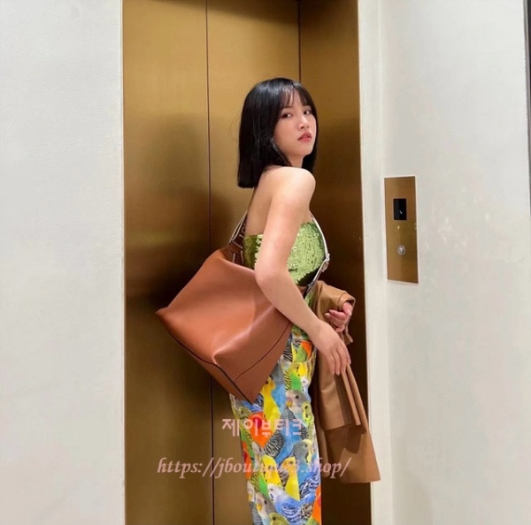 로에베 CUBI 크로스바디 백