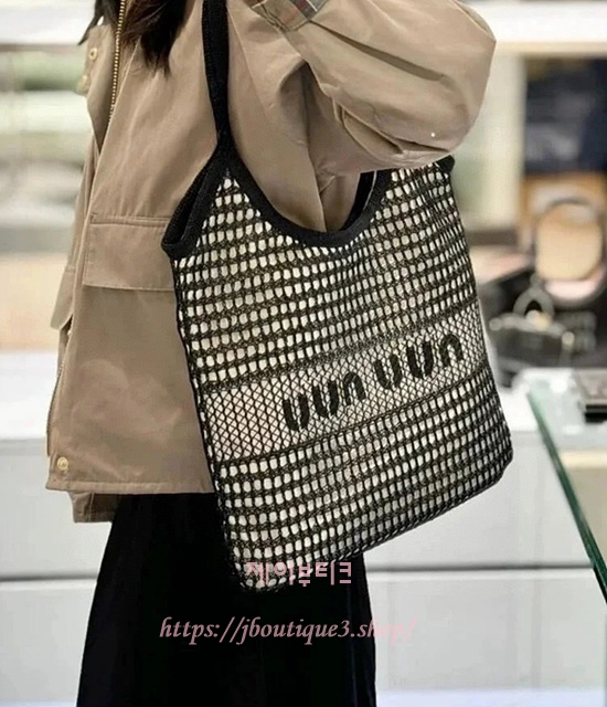 미우미우 라피아 린넨 토트백