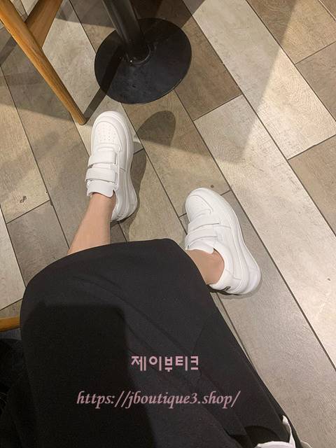 아크네 스튜디오 스니커즈