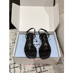 프라다 샌들