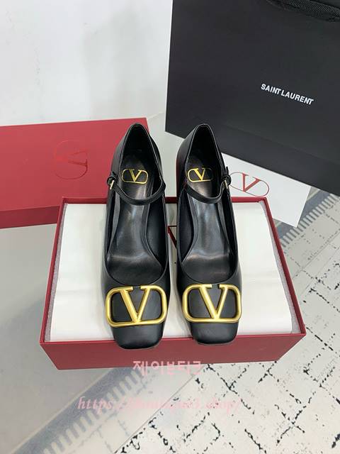 발렌티노 펌프스