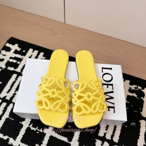 로에베 페탈 애너그램 슬라이드